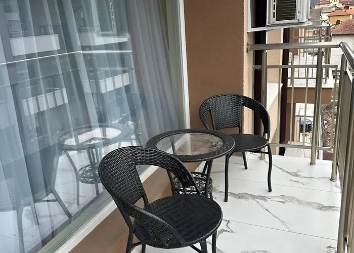 Nikos Apatament * Βέλινγκραντ